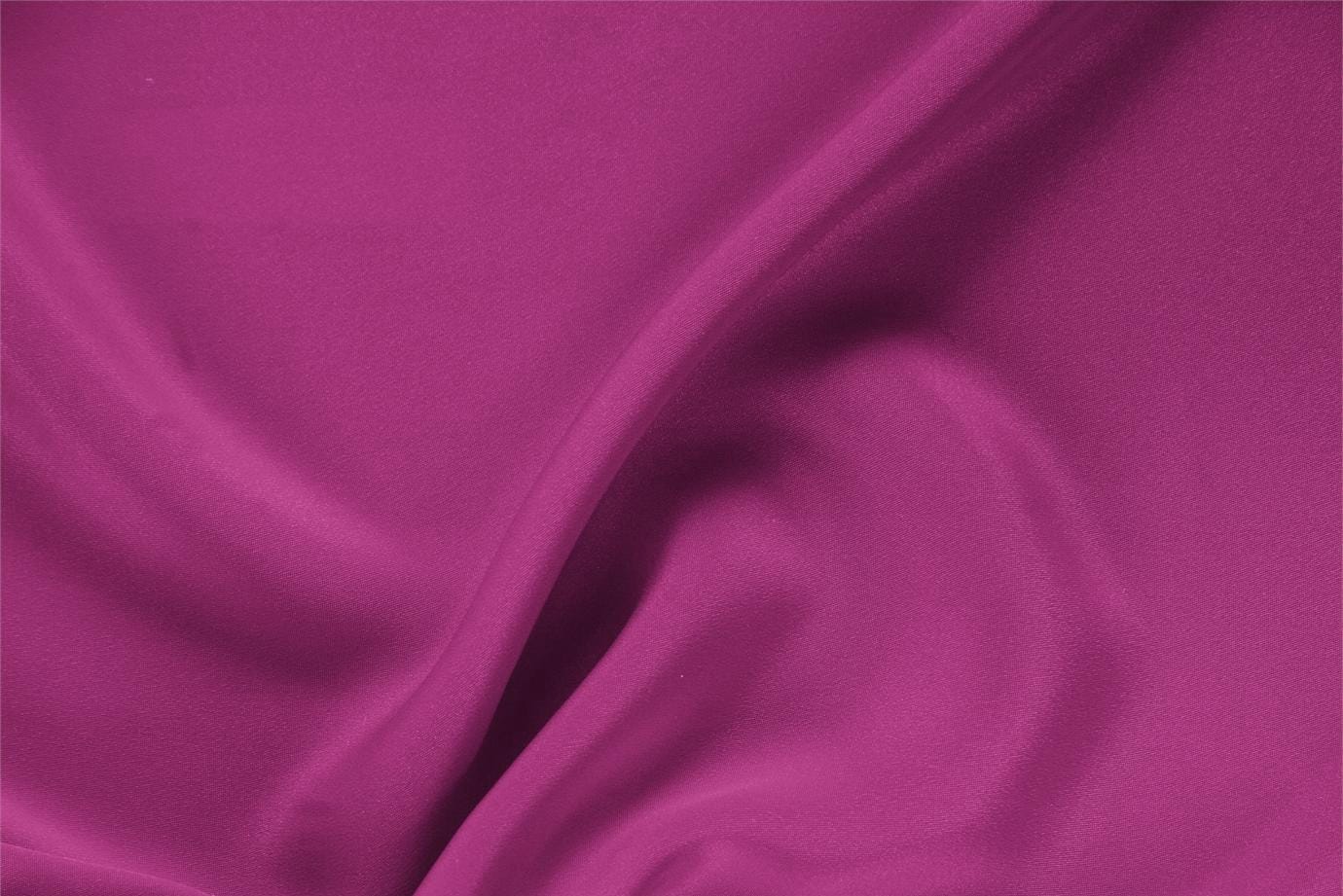 Tessuto Drap Viola Iris in Seta per abbigliamento