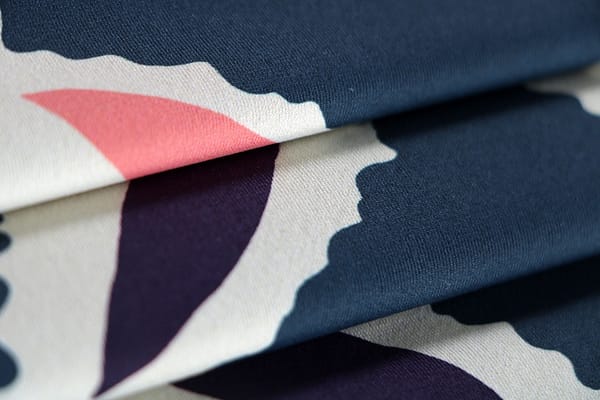 Tissu Bleu, Multicolor en Polyester, Stretch pour vêtements