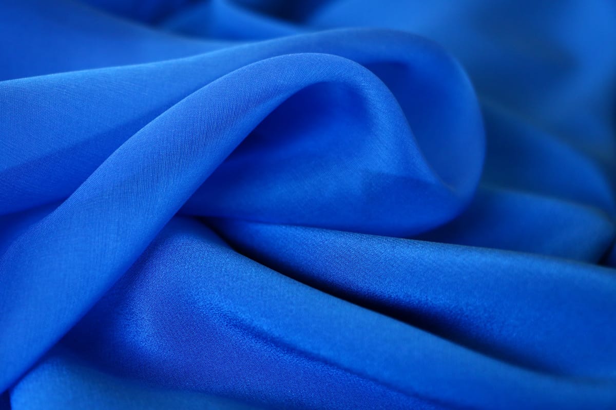 newtess tissus en soie bleu électrique