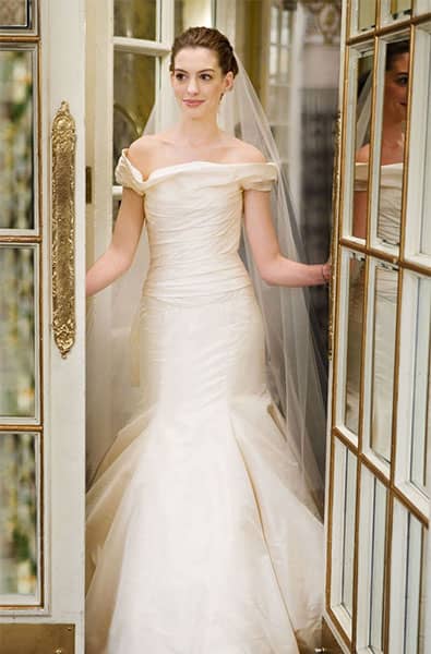 Anne Hathaway in Vera Wang wedding dress - Bride Wars
