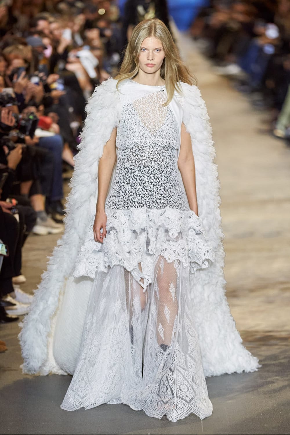 Louis Vuitton collection printemps-été 2022 blanc