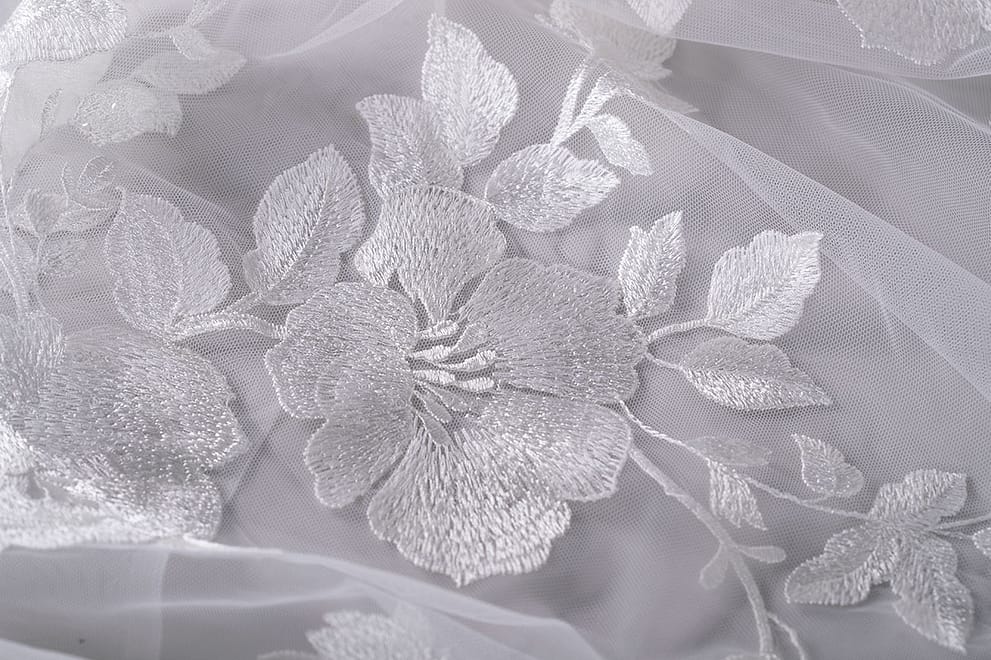 YDONGIIU Tissus Robe De Mode Brodée Creuse Blanche Coton en Tissu Tulle 100% for Mariage De Mariage De Mariage Brocart 0.5x1.3cm Tissu De Dentelle De Haute Qualité Color : 1 White 