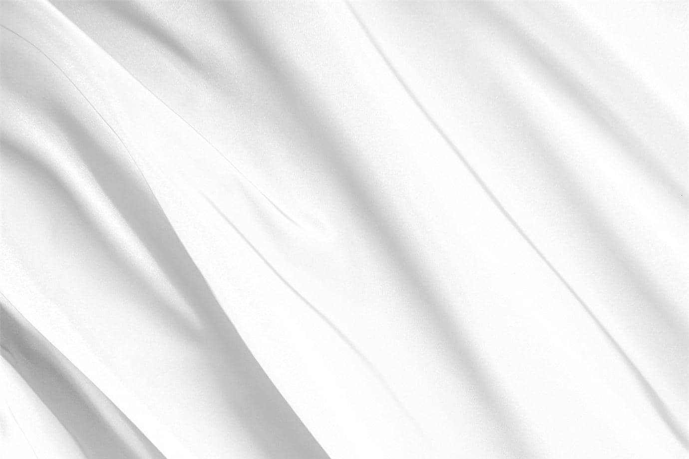 White radzemire fabric in pure silk for dressmaking