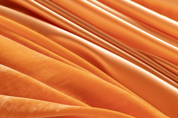 Tessuto Raso Stretch Arancione Pesca in Seta, Stretch per abbigliamento
