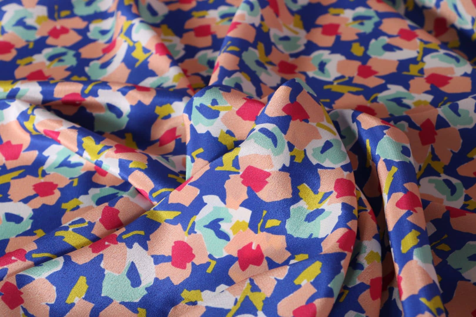 Blue, Fuxia, Pink Silk Crêpe de Chine fabric for dressmaking