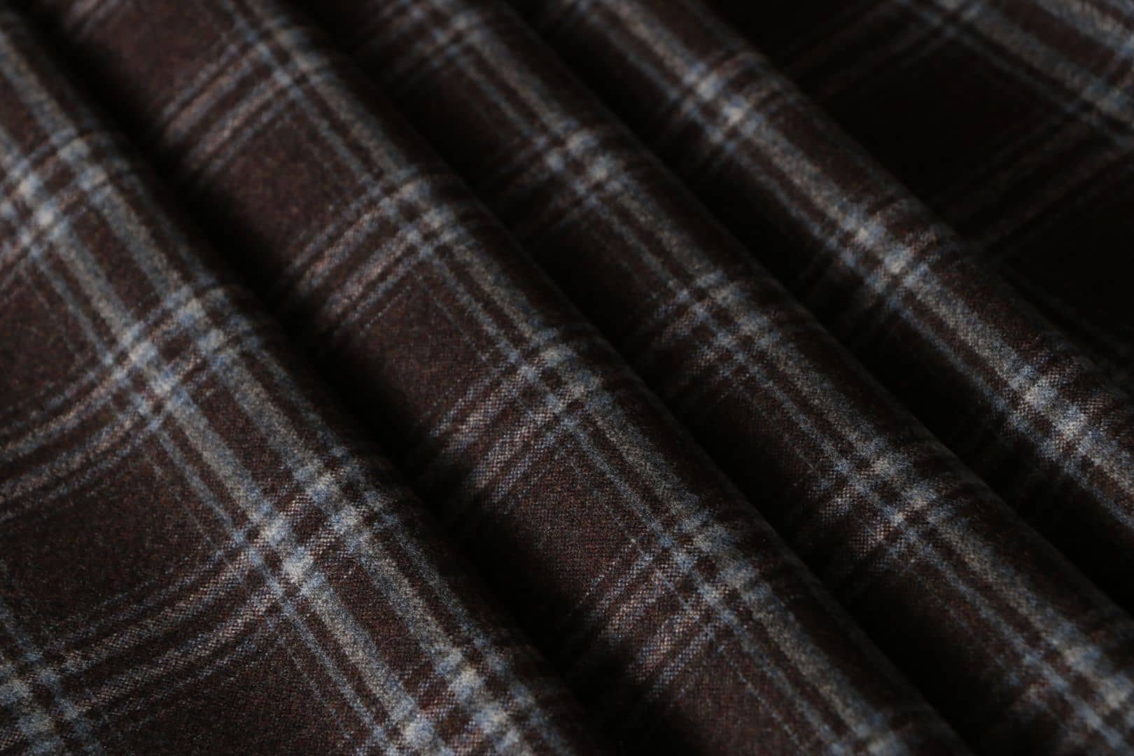 BROWN/RUST/SILVER-FASHION FABRIC-FREE P+P ITALIAN EMBROIDERED WOOL FLANNEL 
