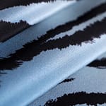 Tessuto Crêpe de Chine Blu in Seta per abbigliamento
