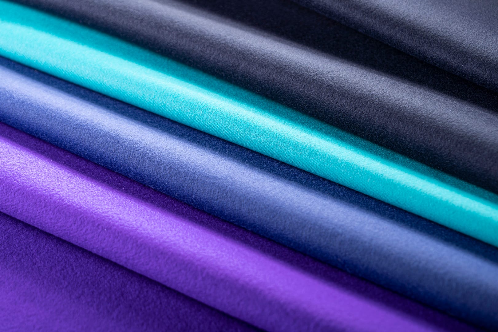 Manteau Flausch tissu noble haute qualité avec 20% Cashmere Cachemire part 4 couleurs 