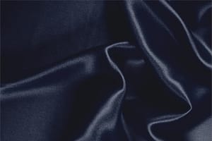 Tessuto Crêpe Satin Blu Notte in Seta per abbigliamento