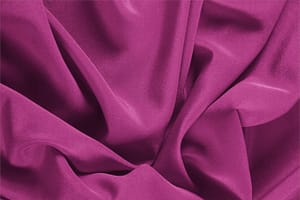 Tessuto Crêpe de Chine Viola Iris in Seta per abbigliamento