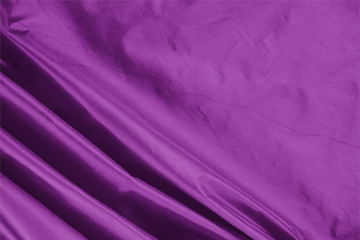 Cardinal Purple Silk Taffeta fabric for dressmaking