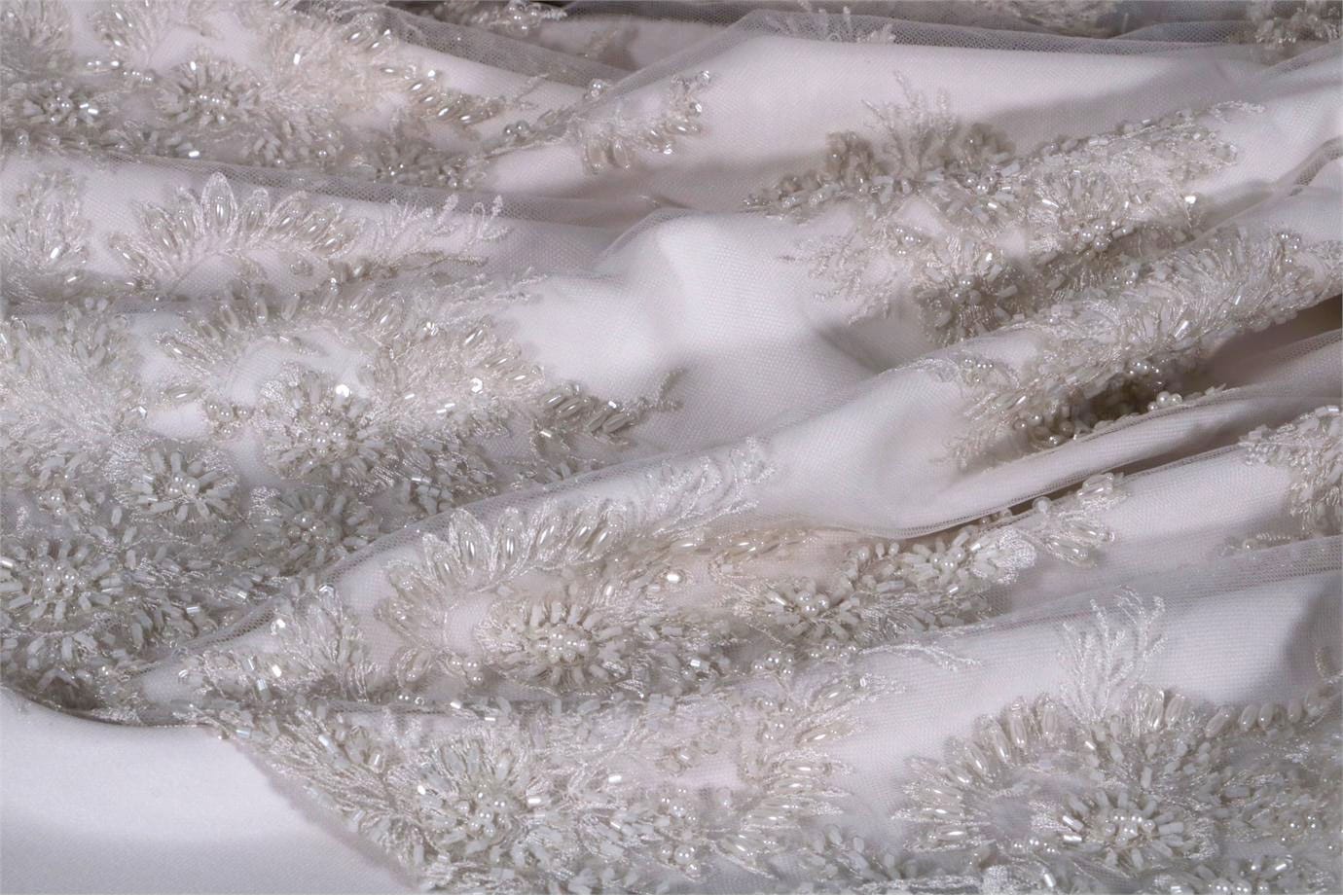 Tissu brodé de perles pour robe de mariée | new tess