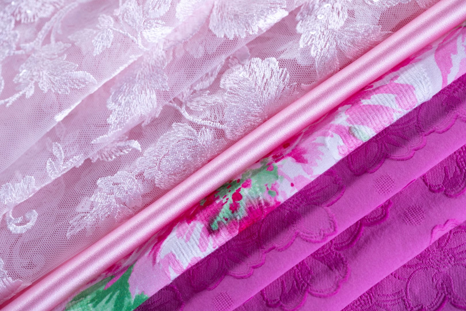 Fall 2022 colour trends - pink and fuchsia | new tess fabrics