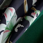 Tessuto Crêpe de Chine Nero, Verde in Seta per abbigliamento