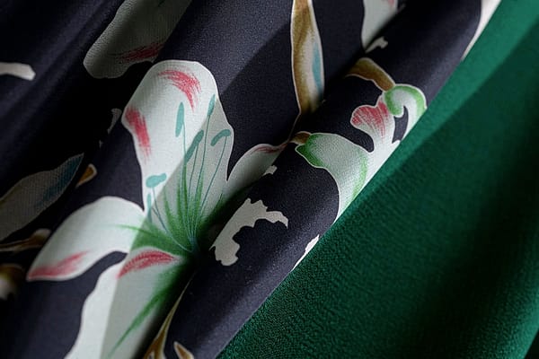 Floral print in pure silk crepe de chine and double-faced wool crepe | new tess