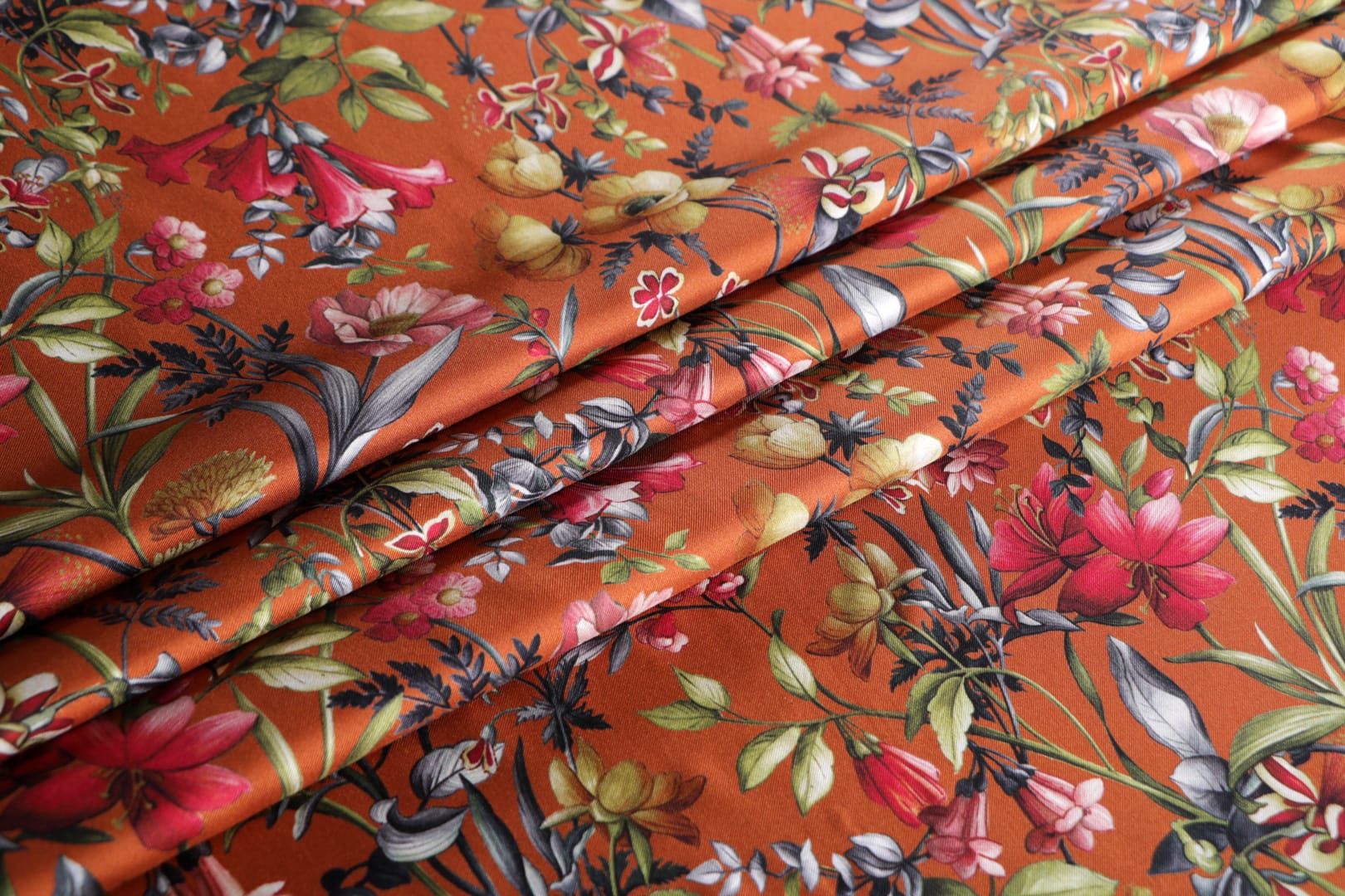 Tissu Marron, Multicolor, Orange en Soie pour vêtements