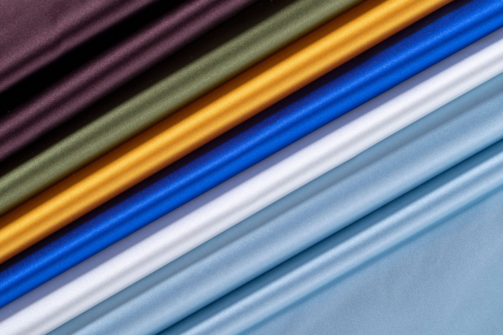 coton  grand tissu genre satinette bleue ;6m,30x2,60 jamais utilisé 