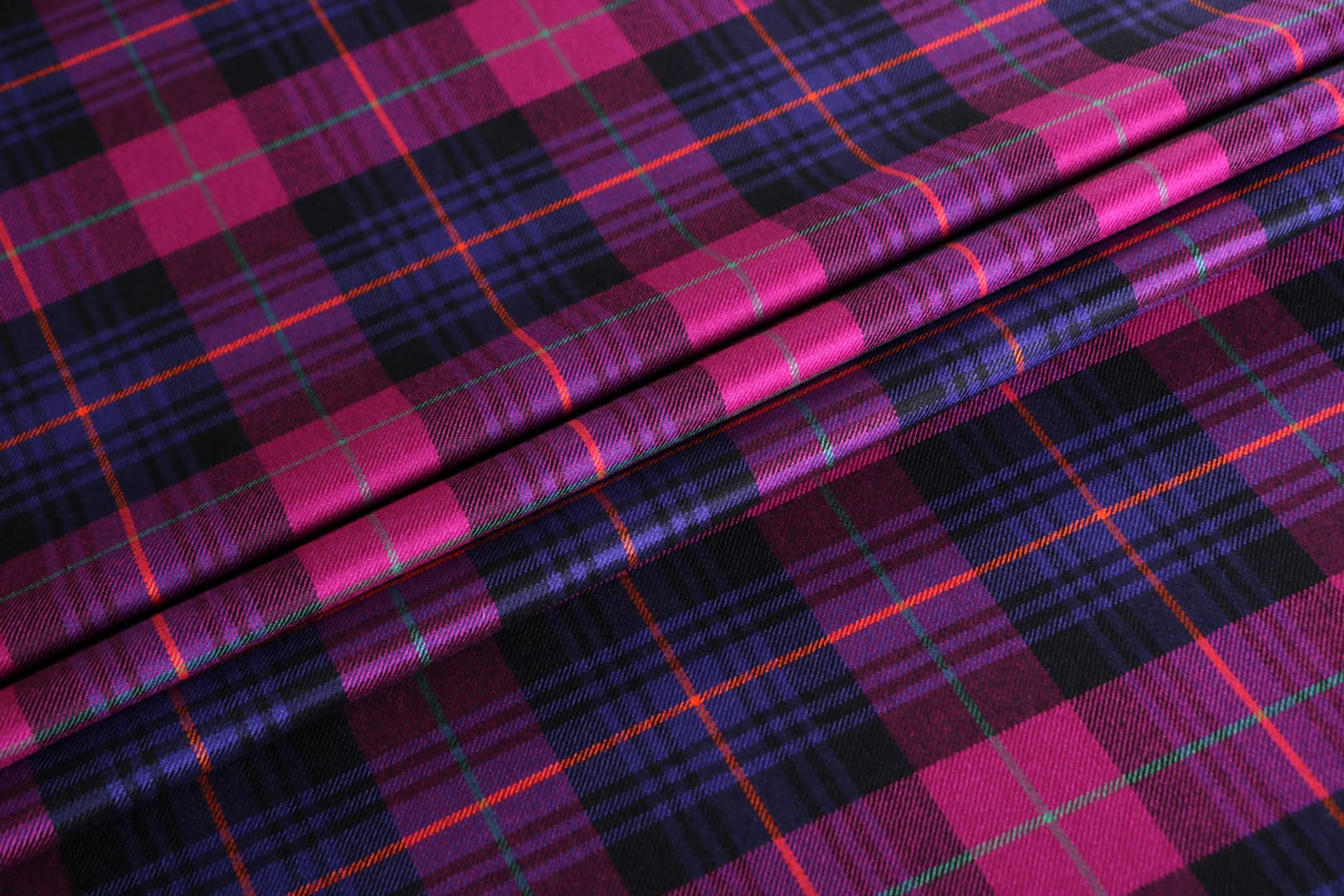 Fuxia, Purple Wool fabric for dressmaking