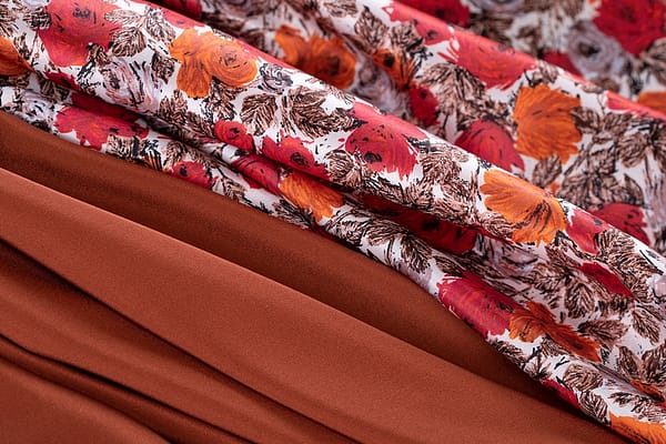 Tissu Crêpe Satin Orange, Rouge en Soie pour vêtements