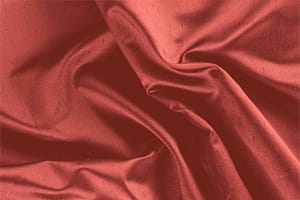Tessuto Raso Shantung Rosso Corallo in Seta per abbigliamento