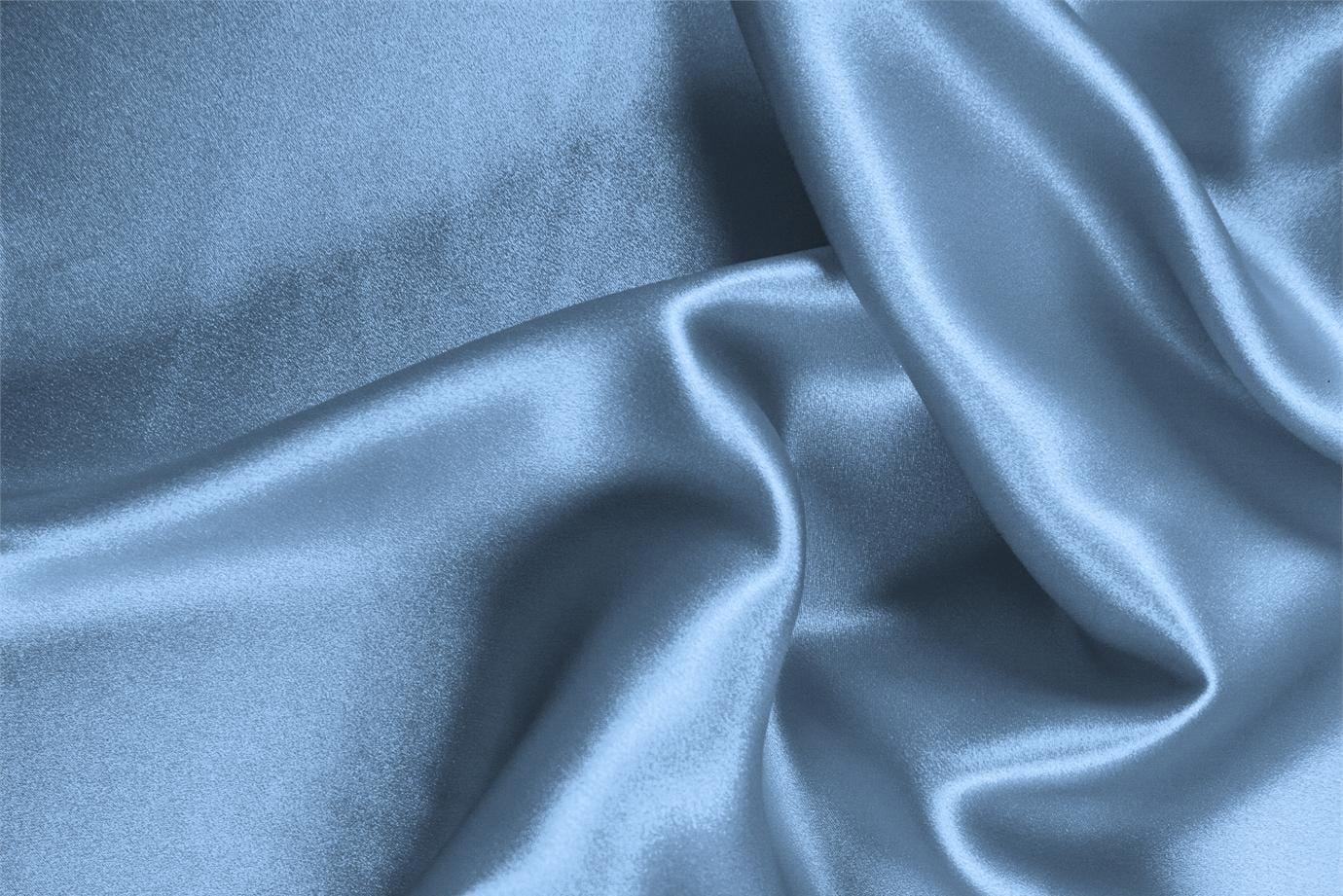 Tissu Crêpe Satin Bleu bleuet en Soie pour vêtements