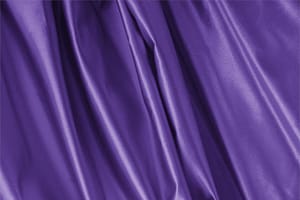 Tessuto Duchesse Viola Iris in Seta per abbigliamento