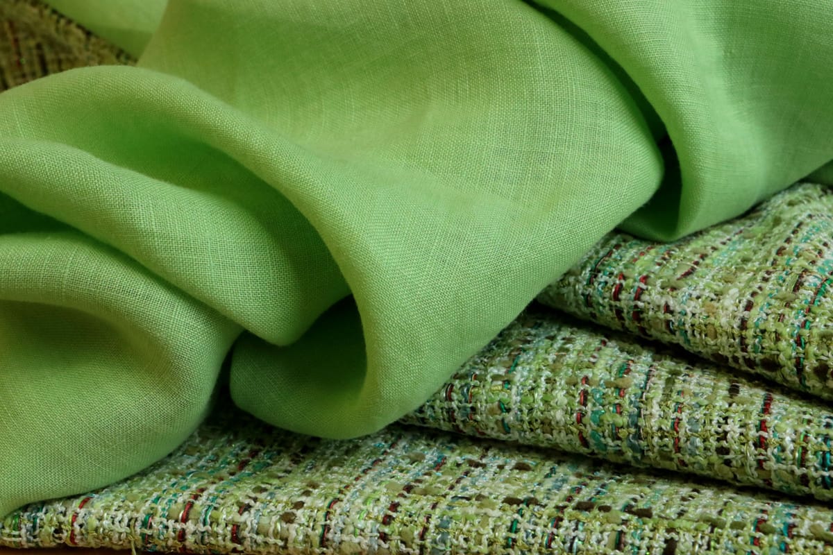 Tessuti per abbigliamento verde acido e mela | newtess