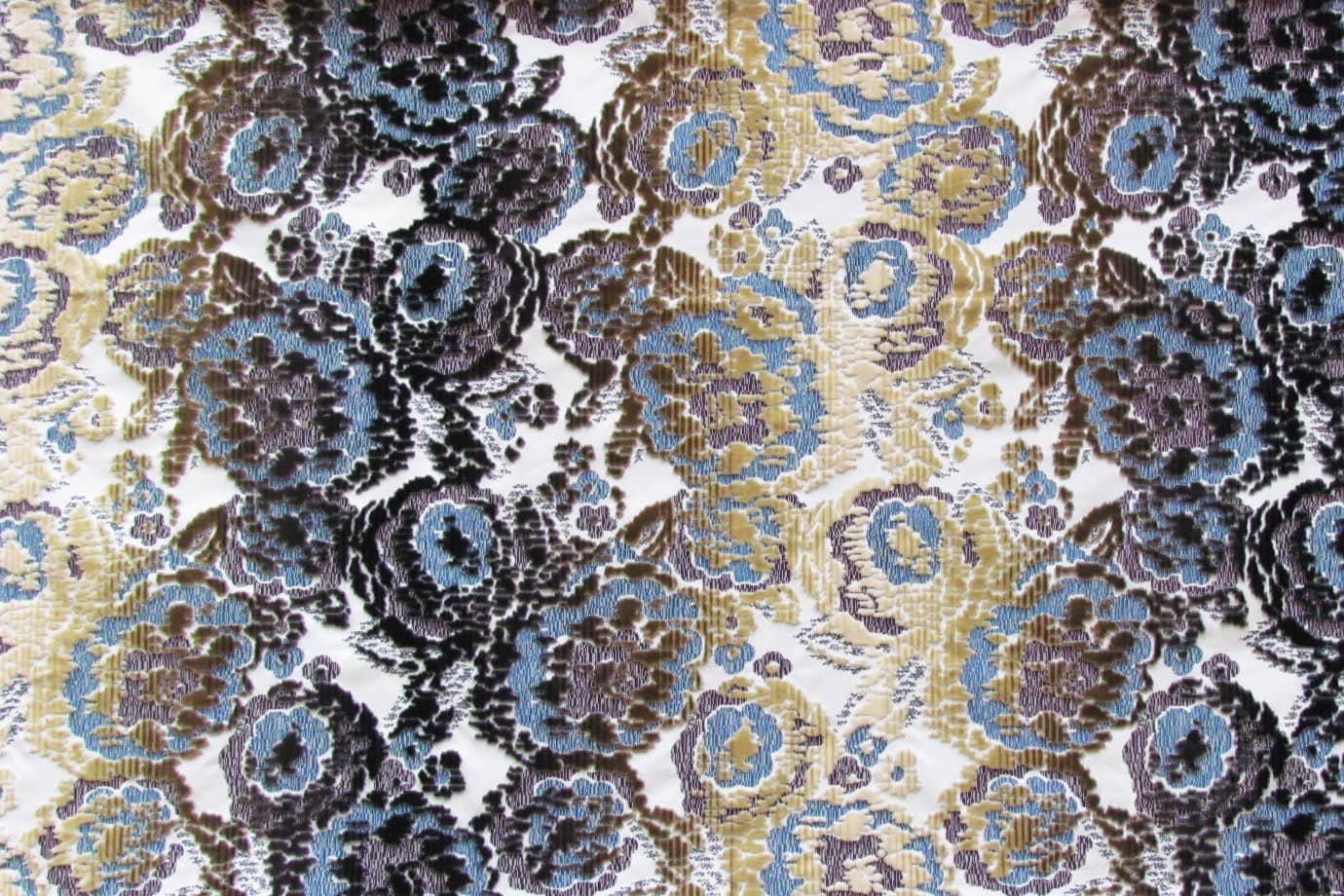J3812 MIMETIC FLOWER 003 Vinaccia home decoration fabric