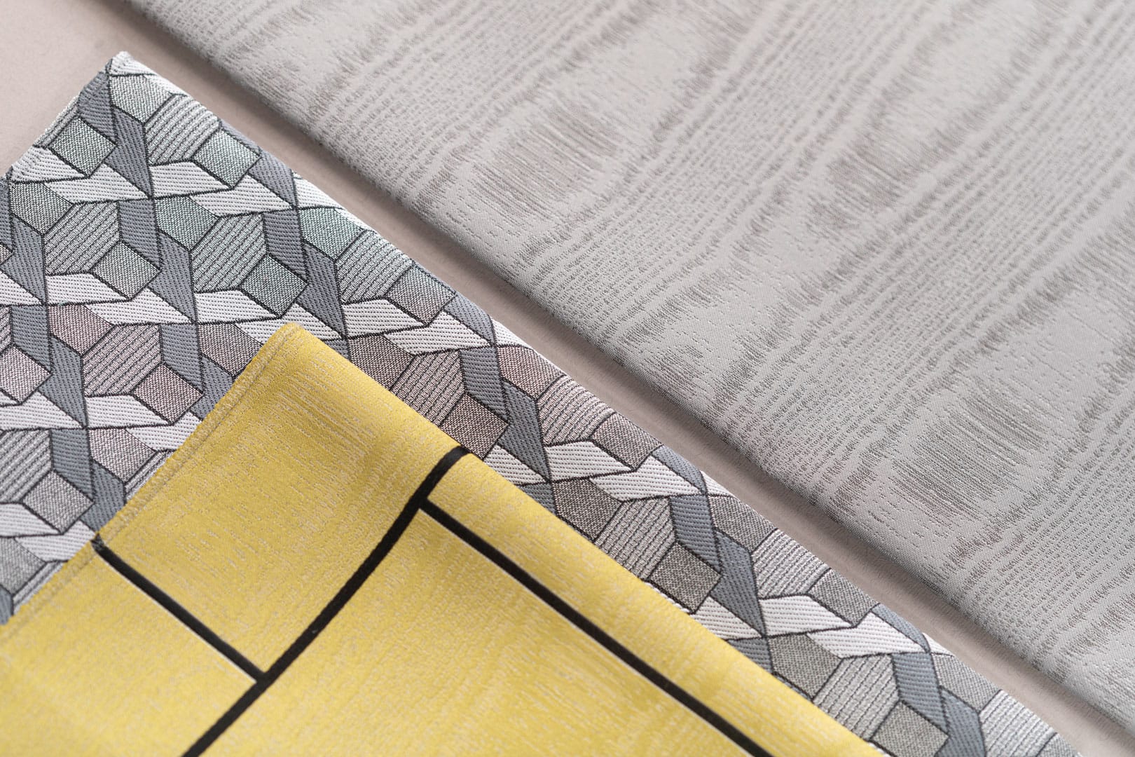 Illuminating yellow and Ultimate Gray decor color scheme | BROCHIER
