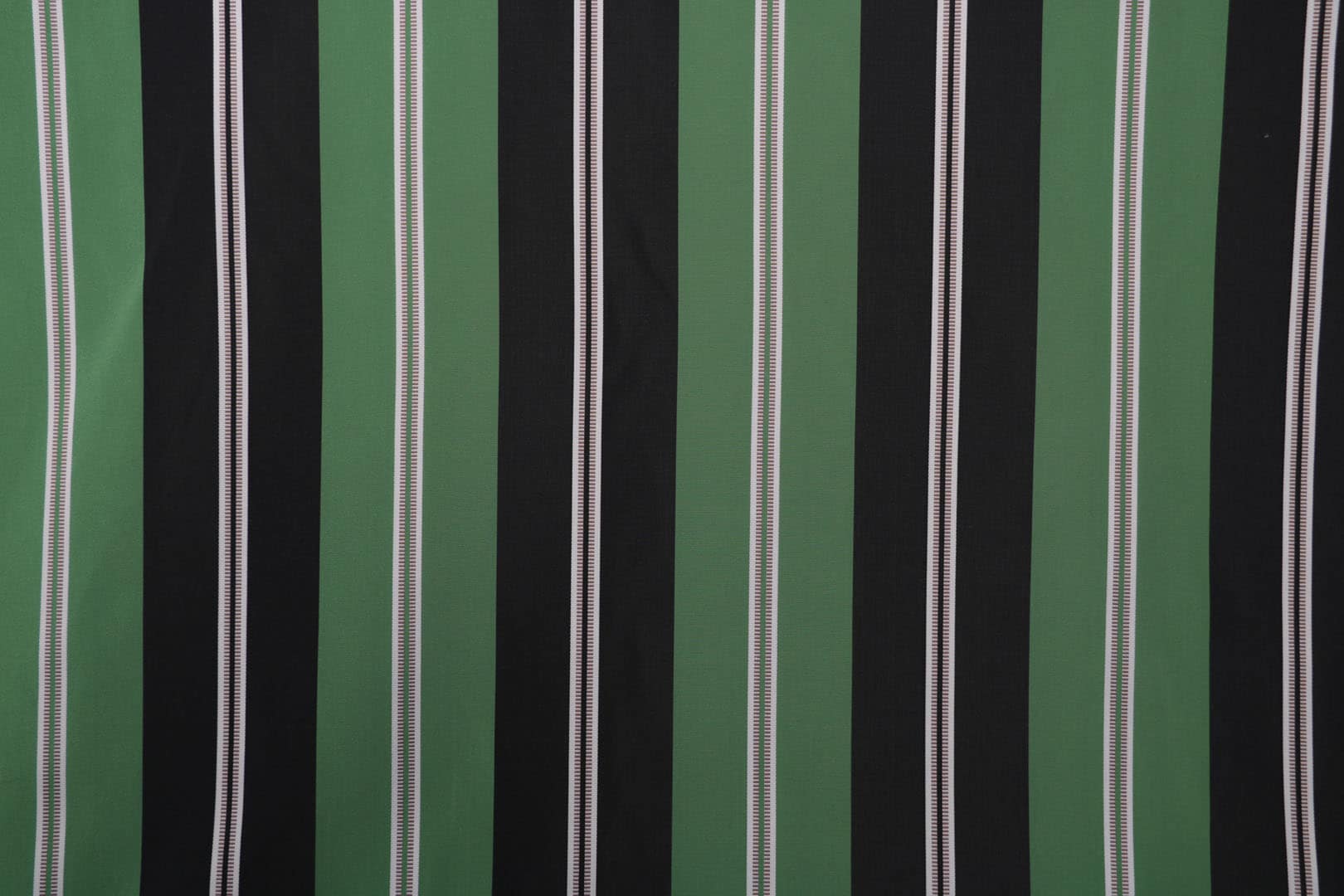 TRATTI 005 Menta nero