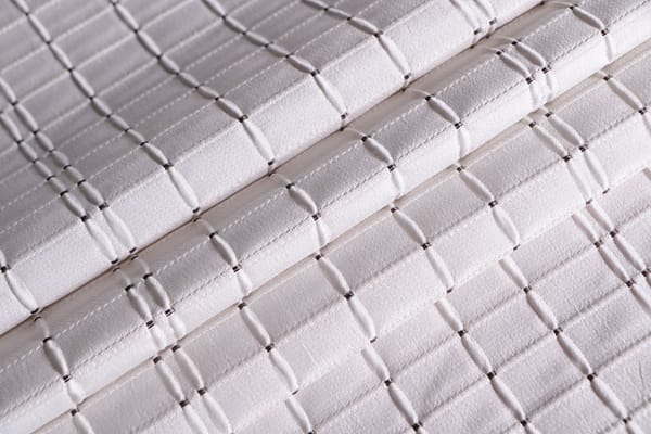 VENTUNO<br />001 Latte