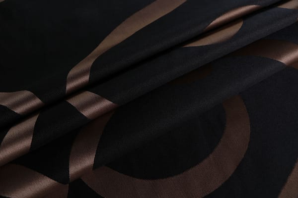 CHIARO SCURO002 Nero sacco