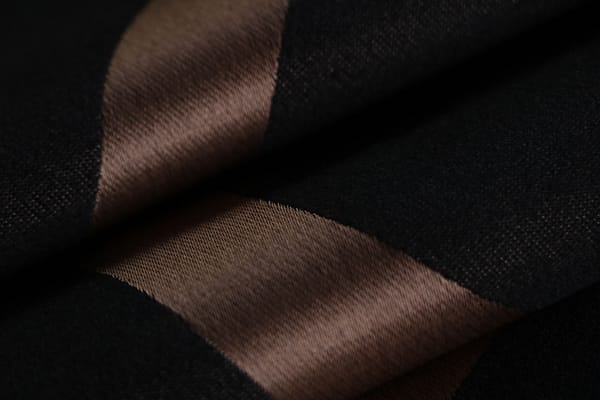 CHIARO SCURO002 Nero sacco