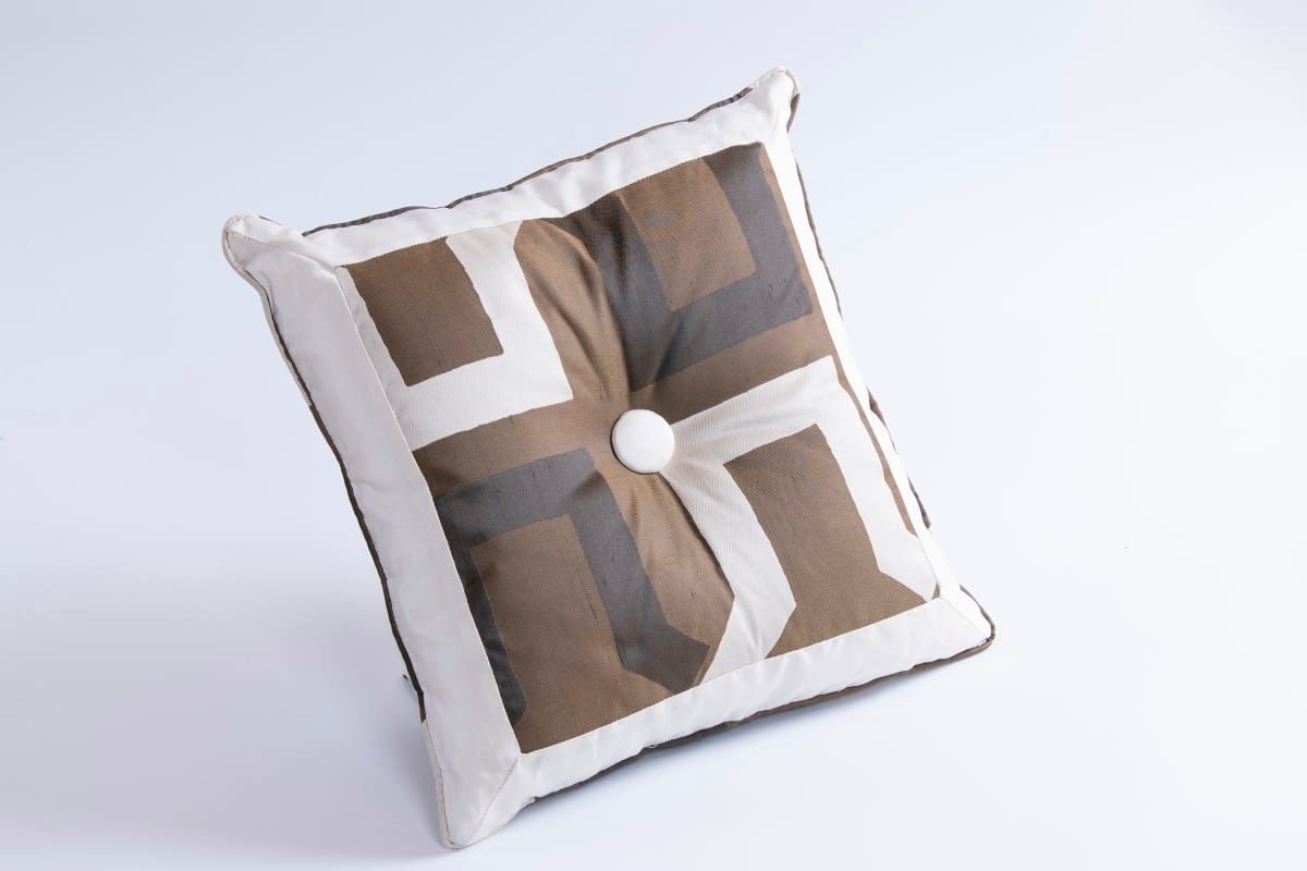 Designer cushion Ondina Jimi Wengè | BROCHIER e-shop