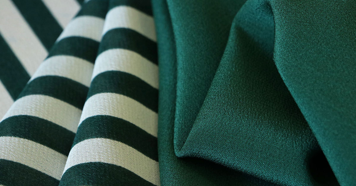 new tess green and white silk striped fabric | Tessuto a righe verde bianco in seta