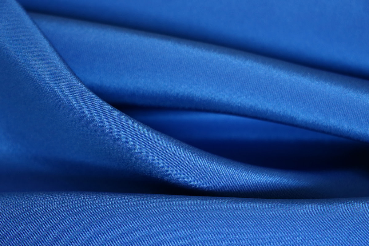 tissus en soie bleu électrique | newtess