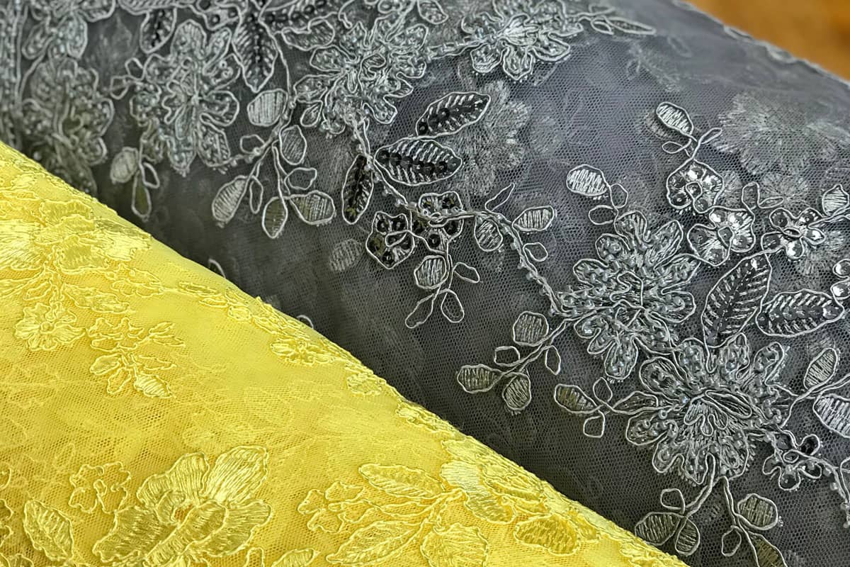 Sheer lace fabric yellow | Pizzo giallo