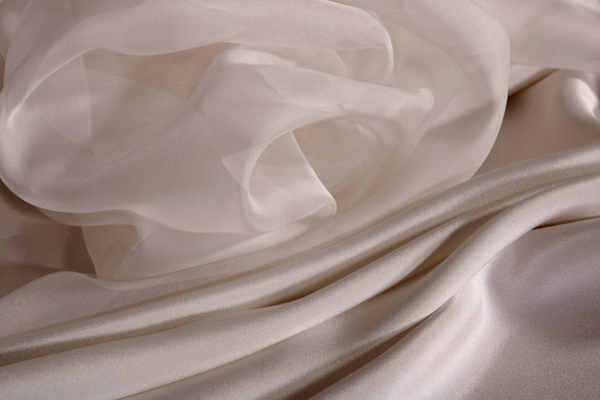 Tissus de mariée blancs en pure soie | new tess