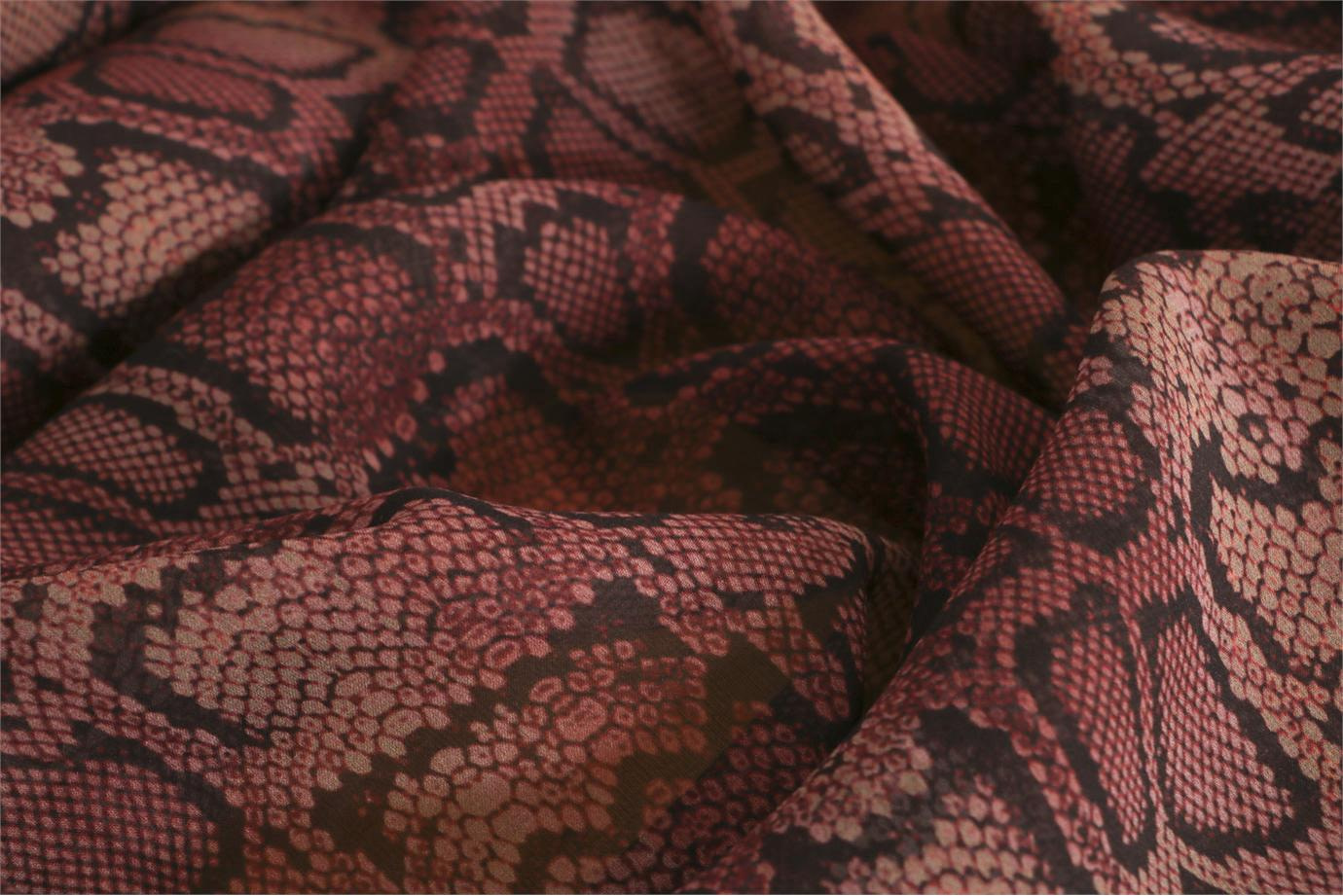 Tessuto Rosso in Seta per Abbigliamento ST000070