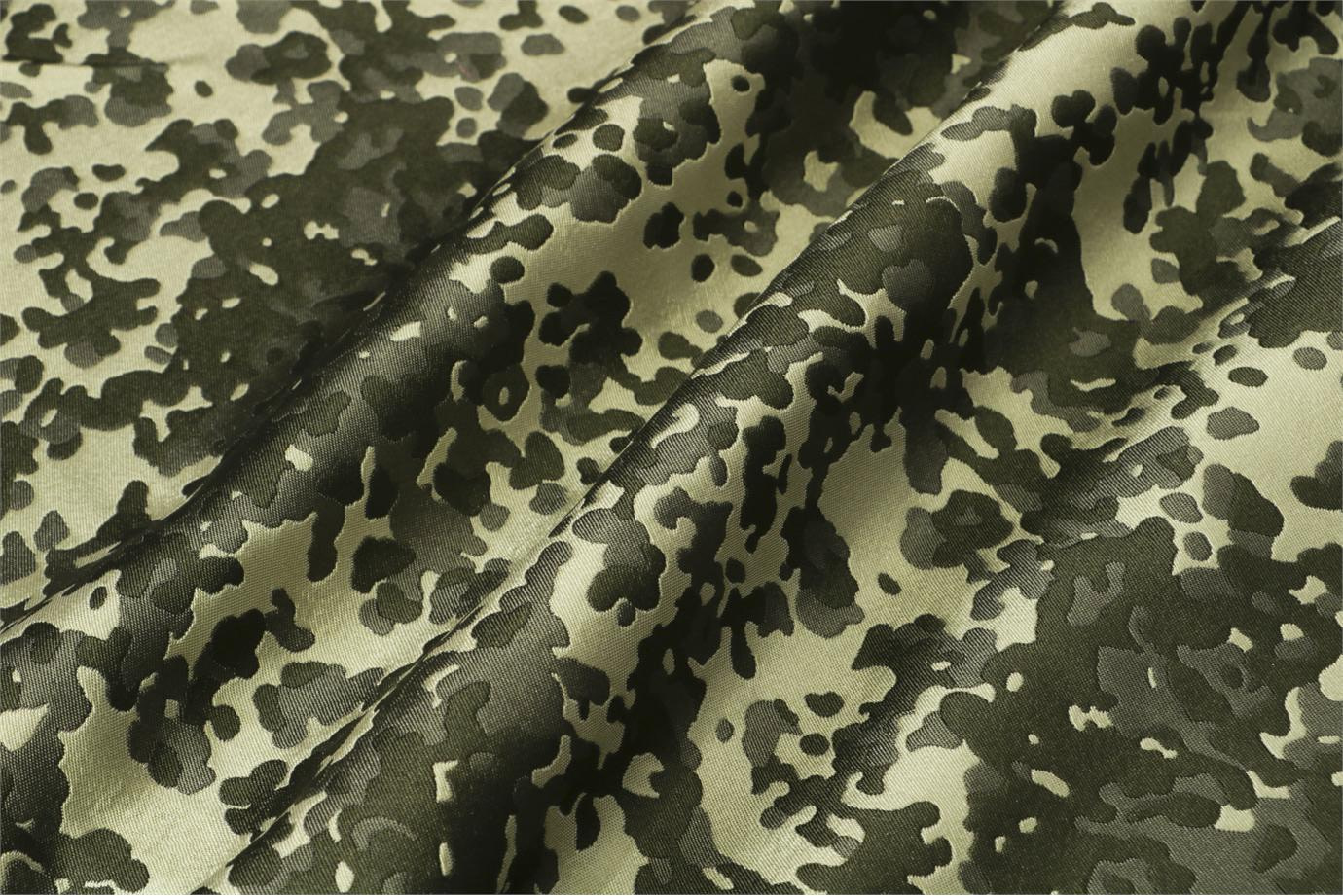 Green Polyester, Silk Apparel Fabric UN001010