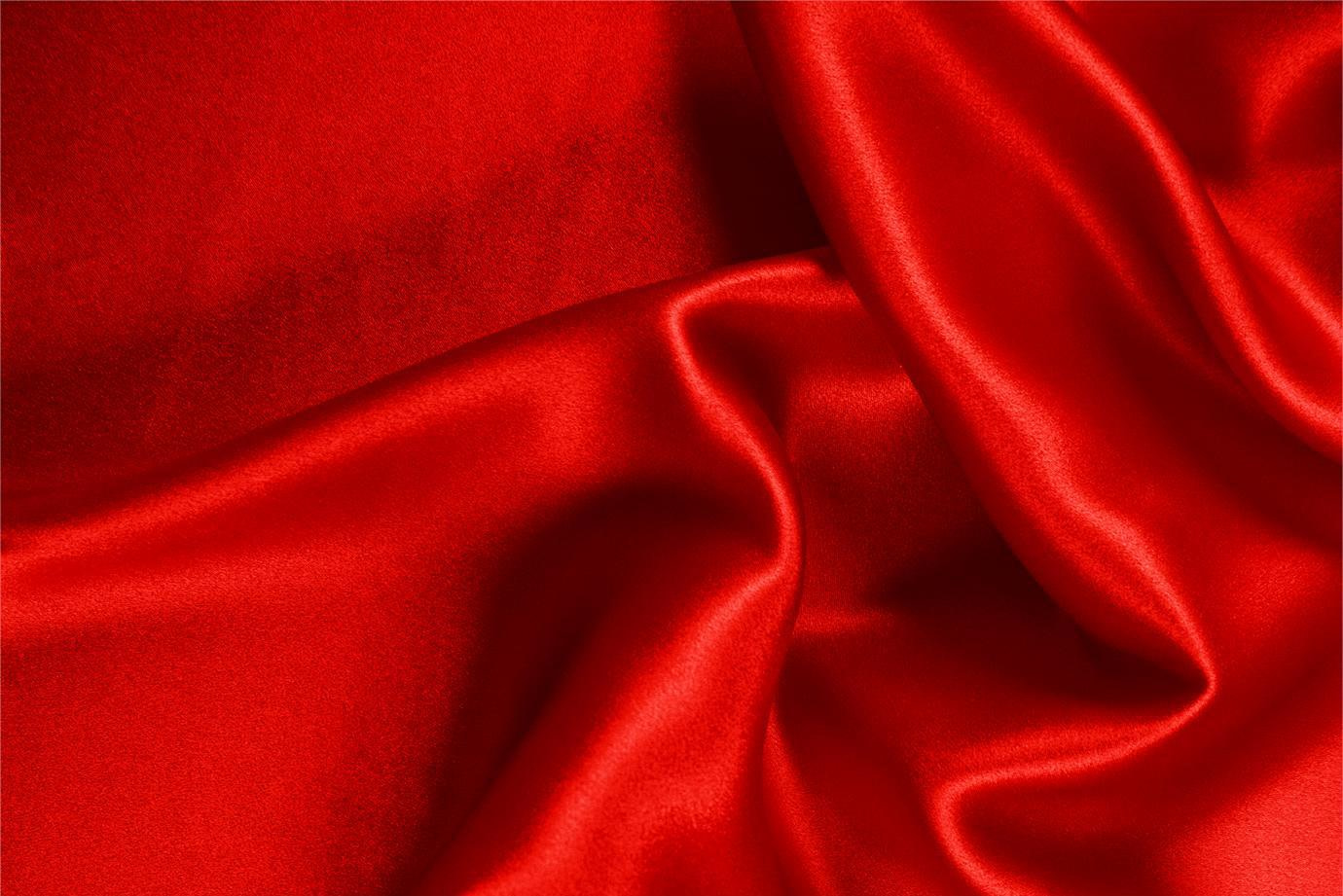 Tissu Crêpe Satin Rouge feu en Soie pour vêtements