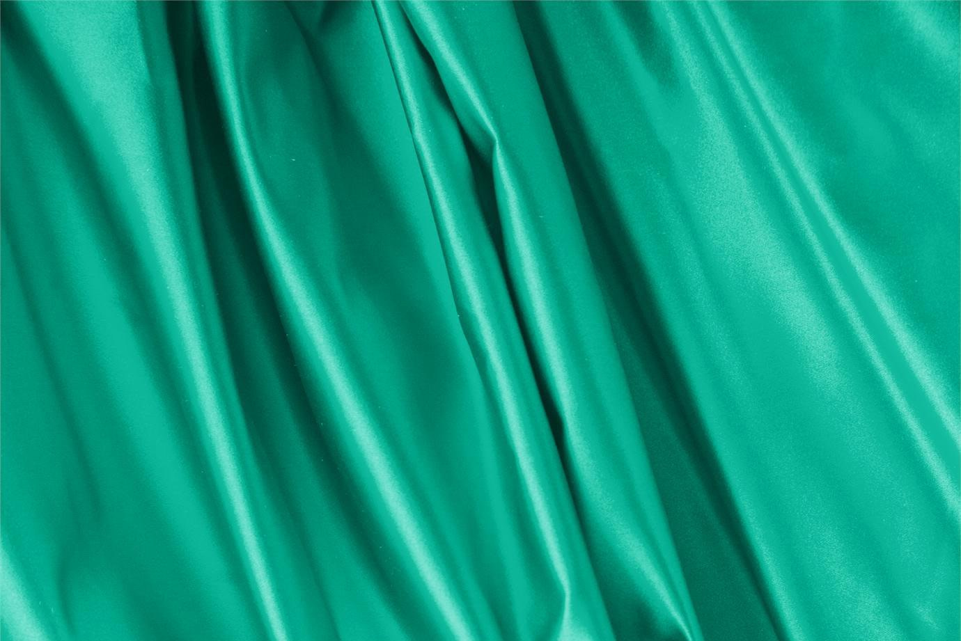 Tessuto Duchesse Verde Bandiera in Seta per Abbigliamento UN000083