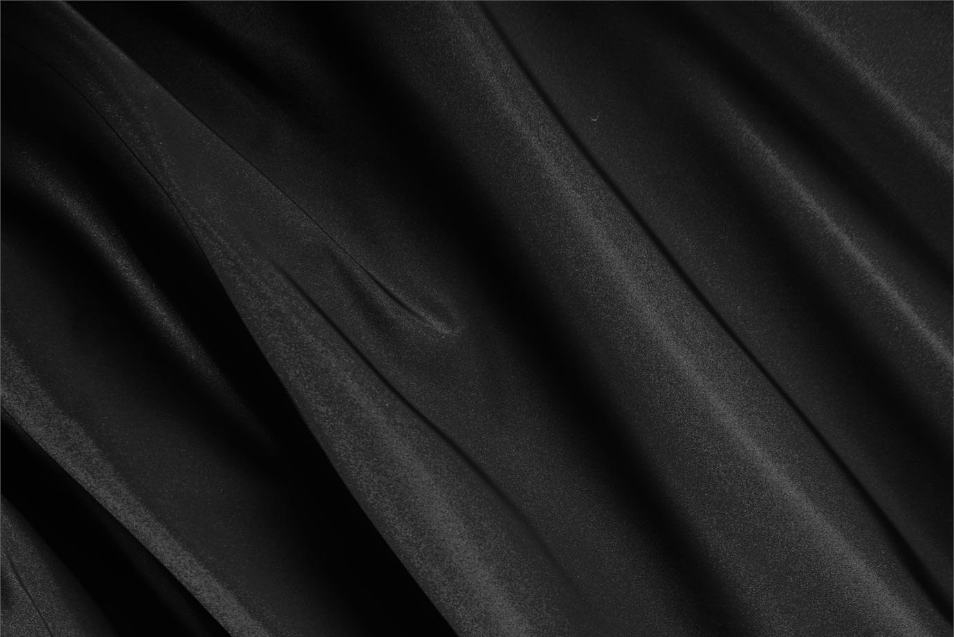 Tessuto Radzemire Nero in seta per abbigliamento