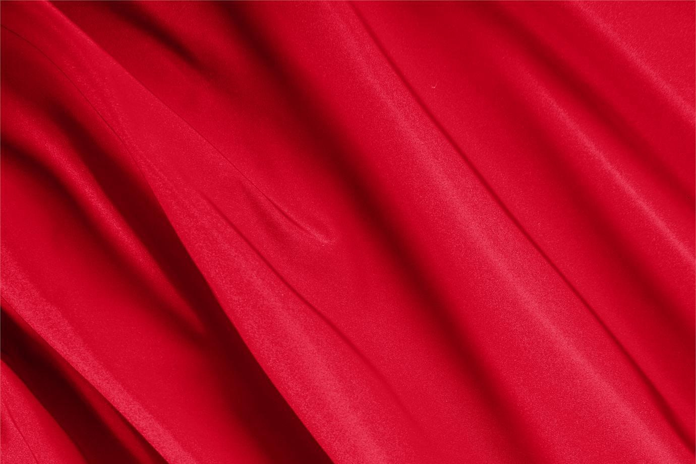 Tessuto Radzemire Rosso Fuoco in Seta per Abbigliamento UN000310