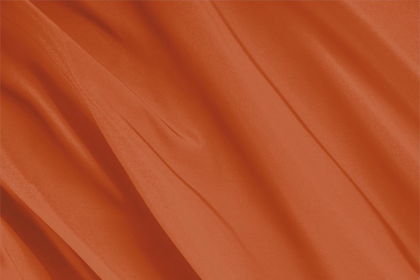 Tessuto Radzemire Arancione Mandarino in Seta per Abbigliamento UN000305