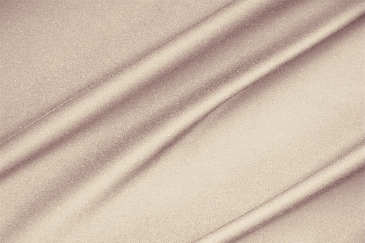 Ecru beige lightweight stretch cotton sateen fabric | new tess
