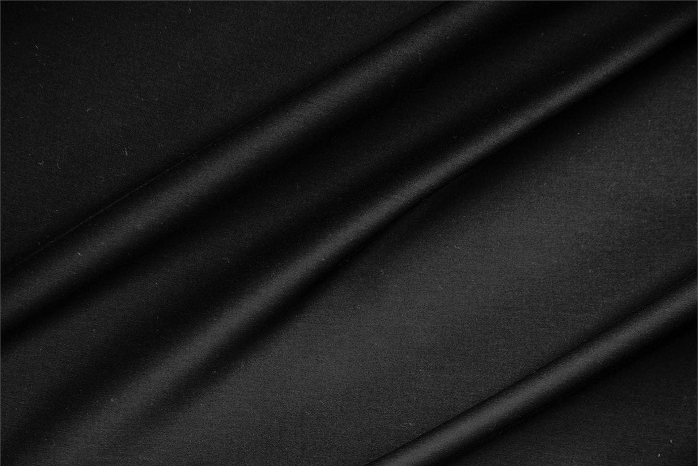 Tessuto Rasatello di Cotone Stretch Nero per abbigliamento