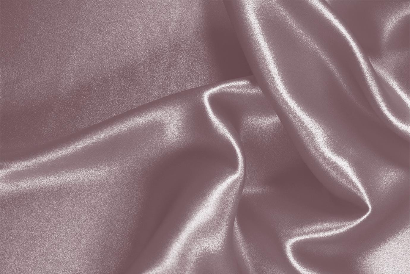 Tissu Crêpe Satin Rose rosâtre en Soie pour vêtements