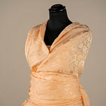 Peachy pink shiny matt jacquard fabric in linen and silk | new tess