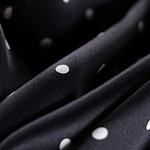 Tissu crêpe satin de soie imprimé noir à pois blancs pour la couture et l'habillement - new tess